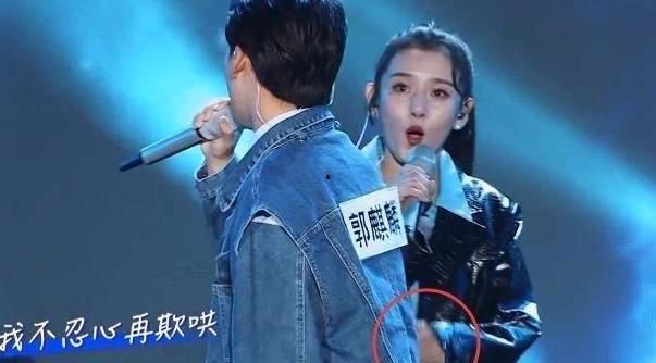 郭麒麟唱歌视频,演绎经典歌曲引网友热议